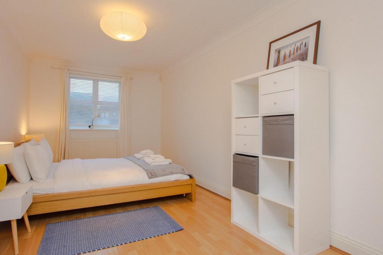 Contemporary 1Bedroom Flat In Camberwell Oval Лондон Экстерьер фото